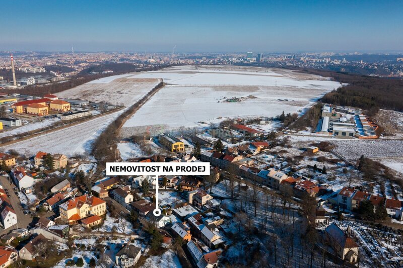 Novostavba rodinného domu o 2 bytových jednotkách na ulici Branišovská, České Budějovice
