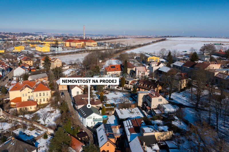 Novostavba rodinného domu o 2 bytových jednotkách na ulici Branišovská, České Budějovice
