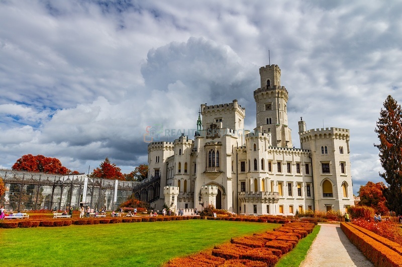 Pronájem rodinného domu se zahradou v obci Hluboká nad Vltavou, 10 minut od Českých Budějovic.